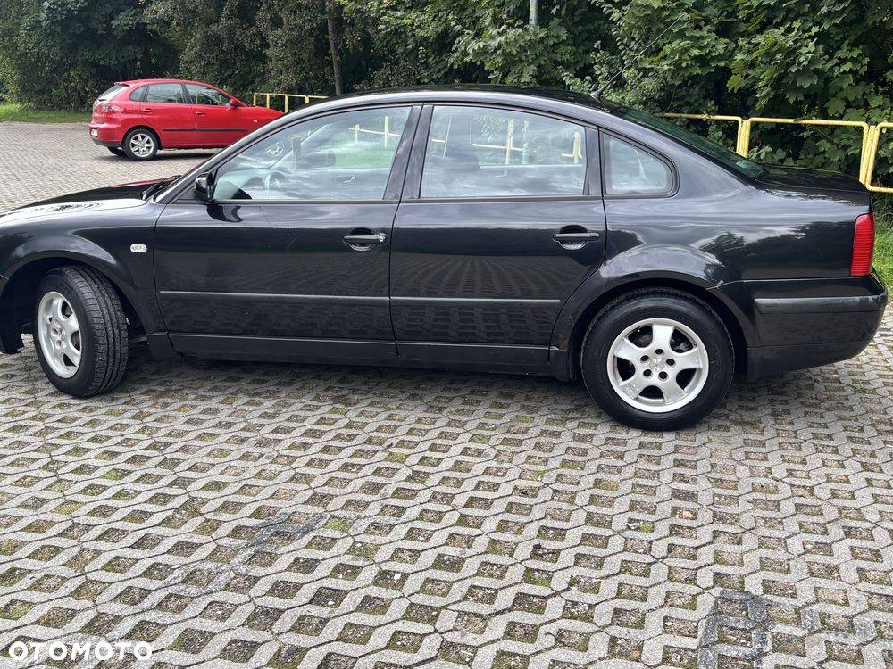 Volkswagen Passat - 4