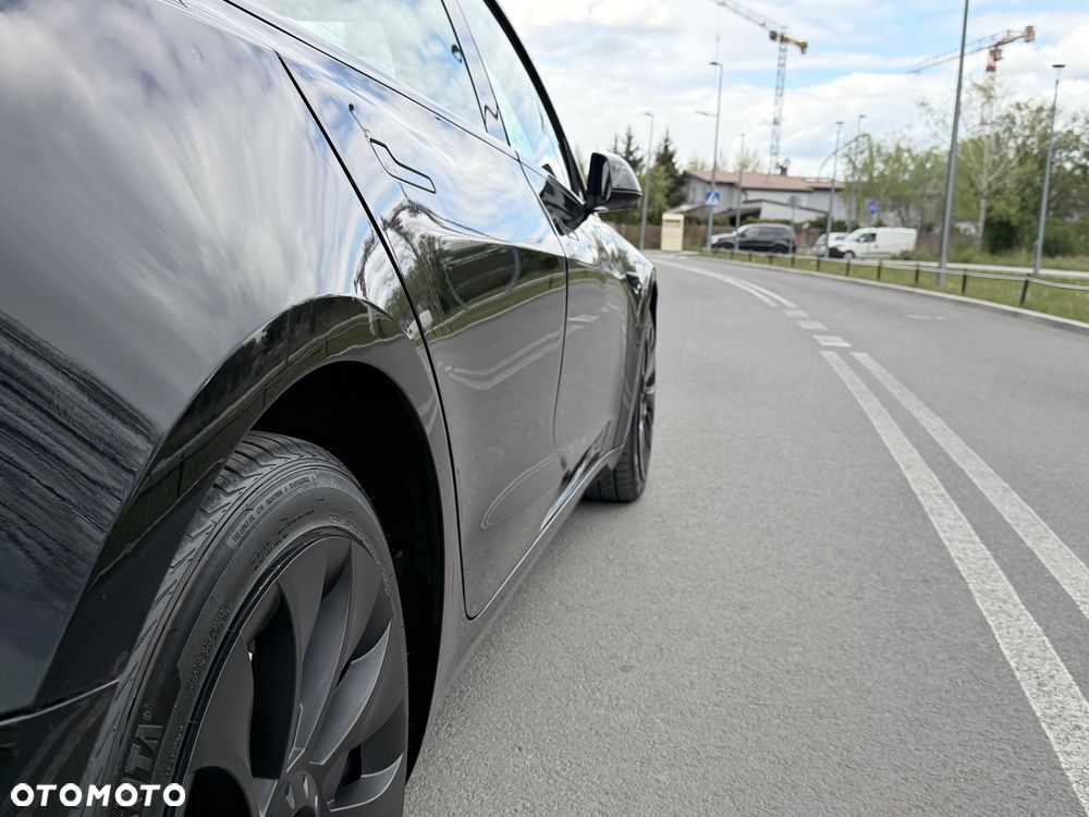 Tesla Model 3 - 11