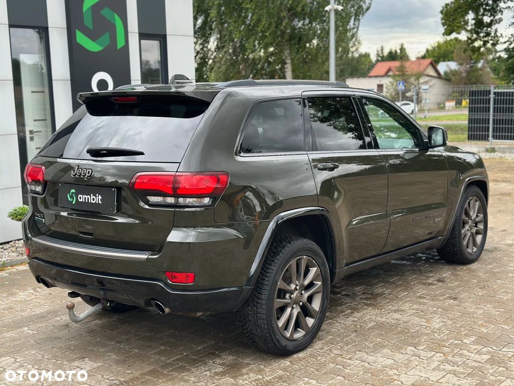 Jeep Grand Cherokee - 8