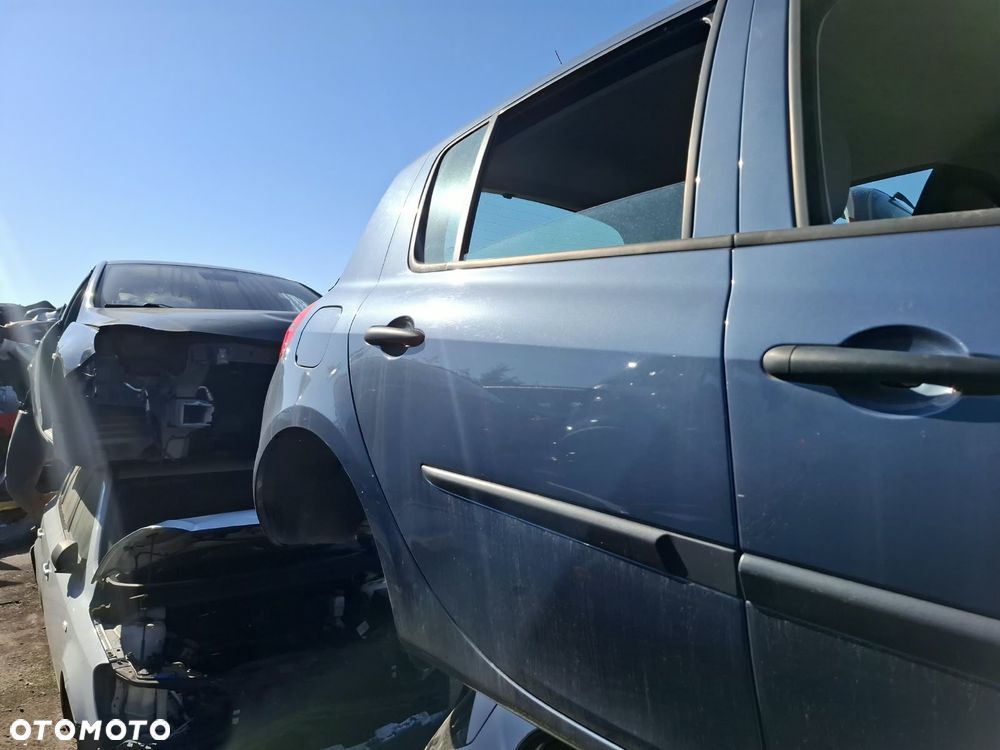 drzwi prawe tył tylnie tylne renault clio III tej47 5d