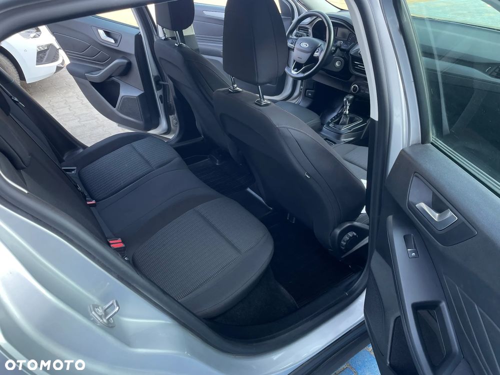 Ford Focus - 8