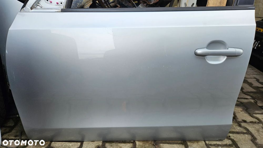 Hyundai i30 drzwi przód przednie prawe  R2 - 4
