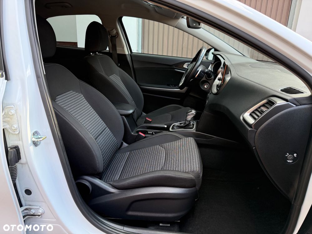 Kia XCeed - 11