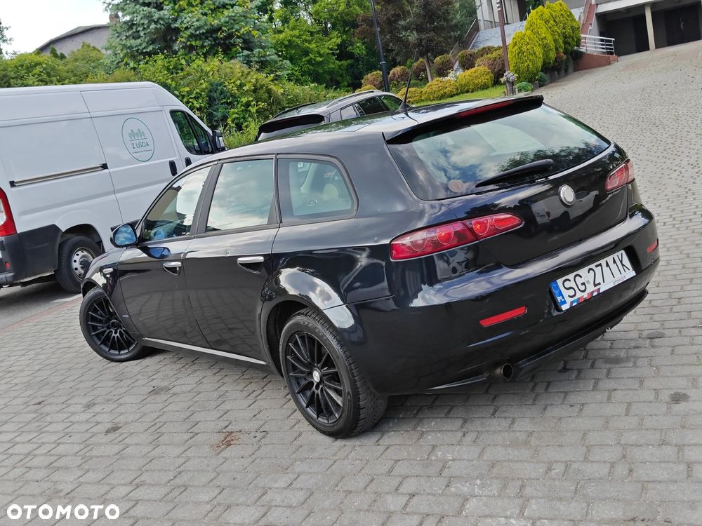 Alfa Romeo 159 1.9 JTDM 8V DPF Distinctive - 3