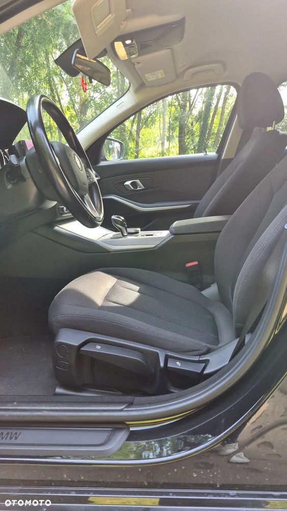 BMW Seria 3 318i Advantage - 30