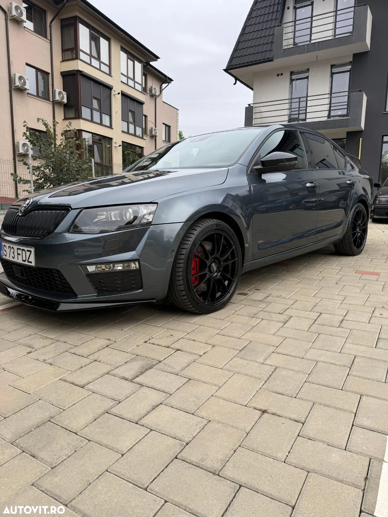 Skoda Octavia 2.0 TDI DSG RS - 1