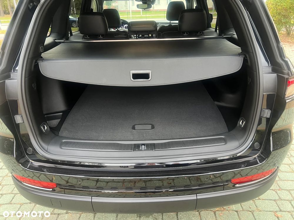 Jeep Grand Cherokee - 29