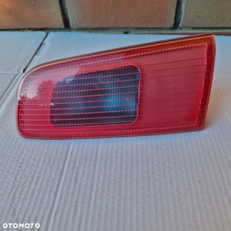 LAMPA TYŁ TYLNA PRAWA W KLAPĘ MAZDA II 2 DY 3M71-13547-AF - 2