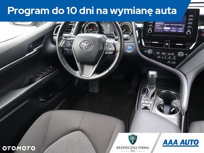 Toyota Camry - 8