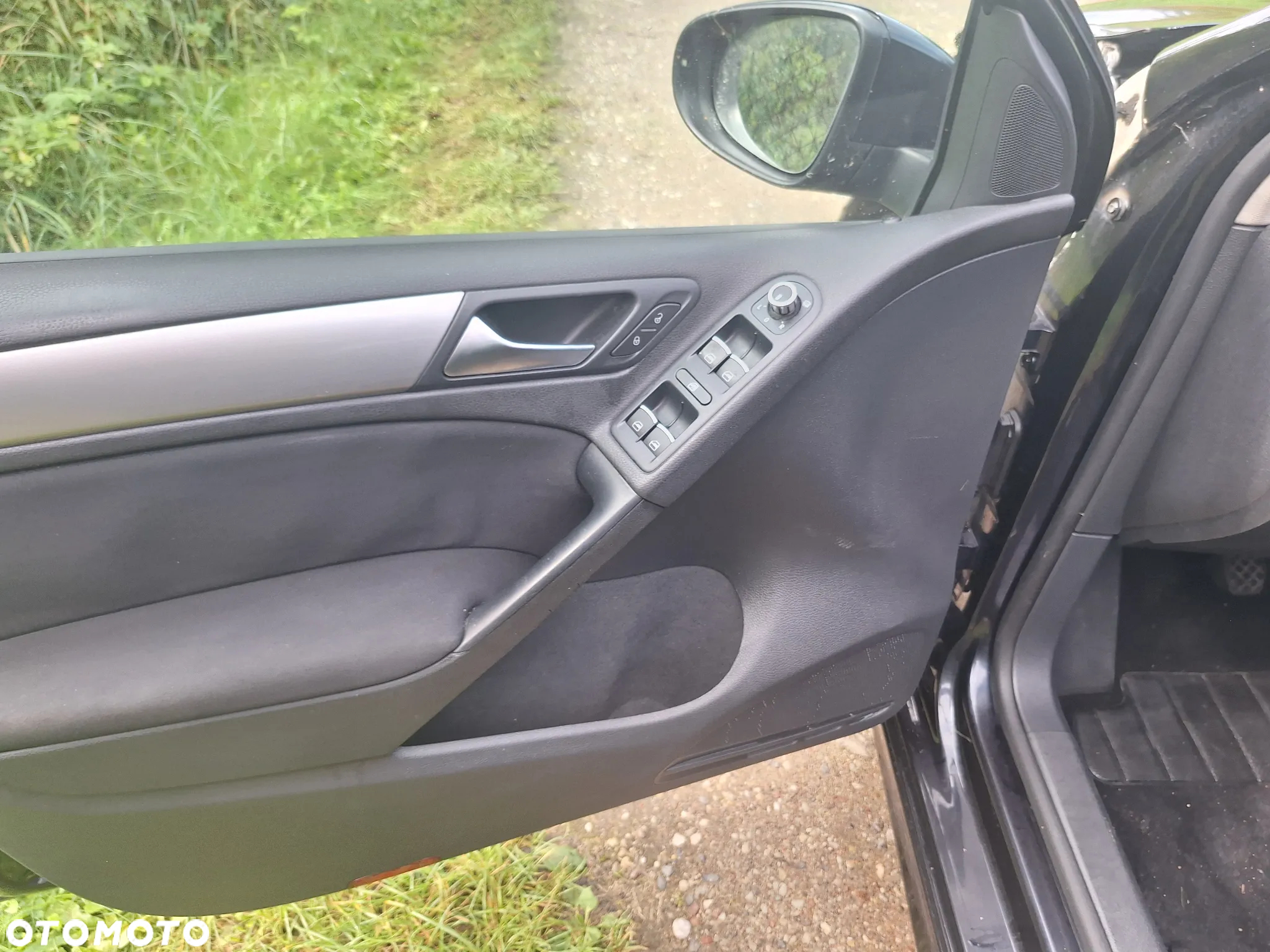 Volkswagen Golf 1.6 TDI DPF BlueMotion Technology Comfortline - 12
