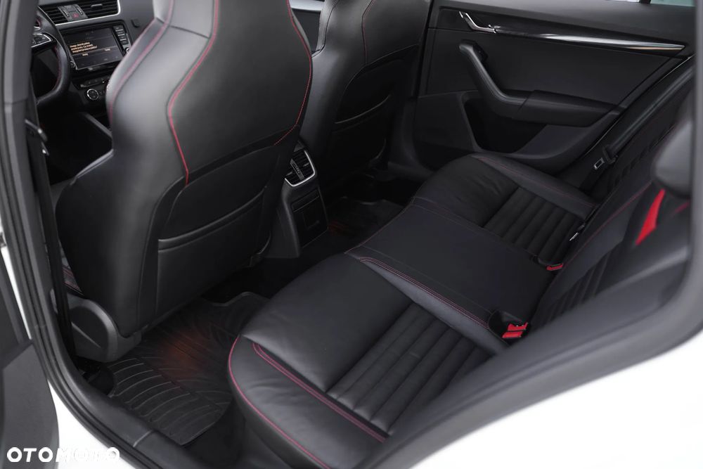 Skoda Octavia 2.0 TDI 4x4 RS DSG - 30