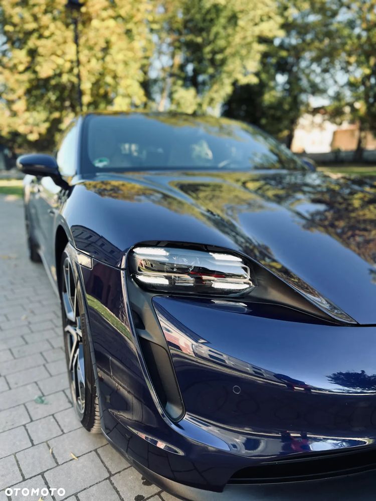 Porsche Taycan 89kWh - 8