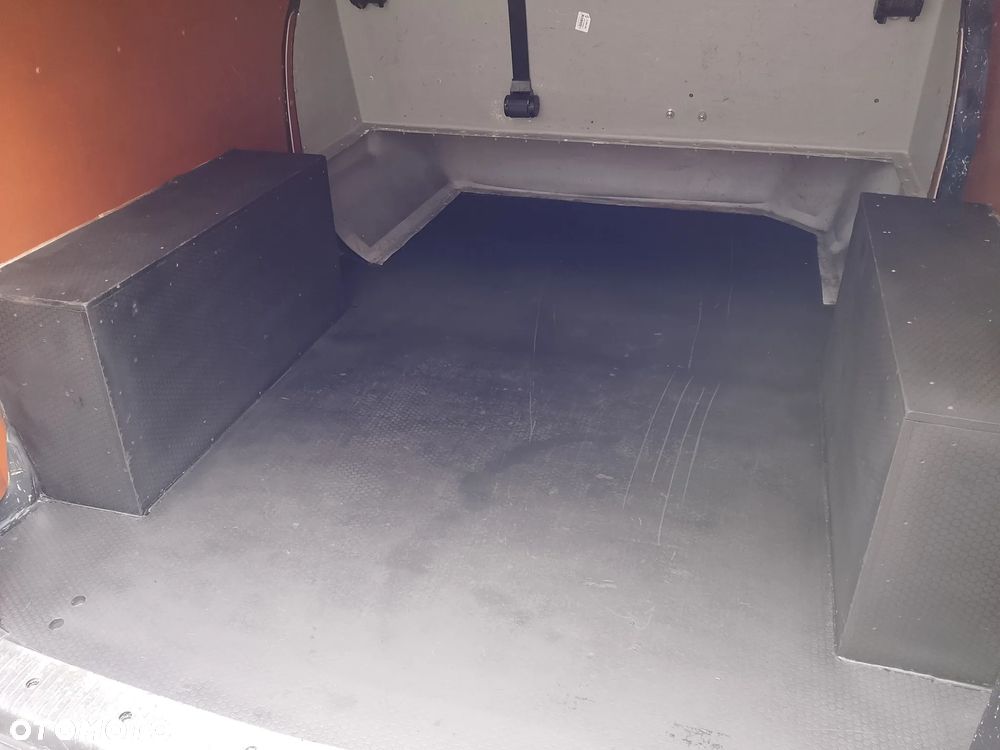Volkswagen T5 Transporter Long - 15