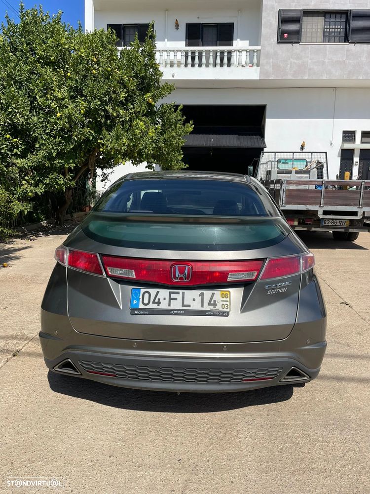 Honda Civic 1.8 Executive - 12