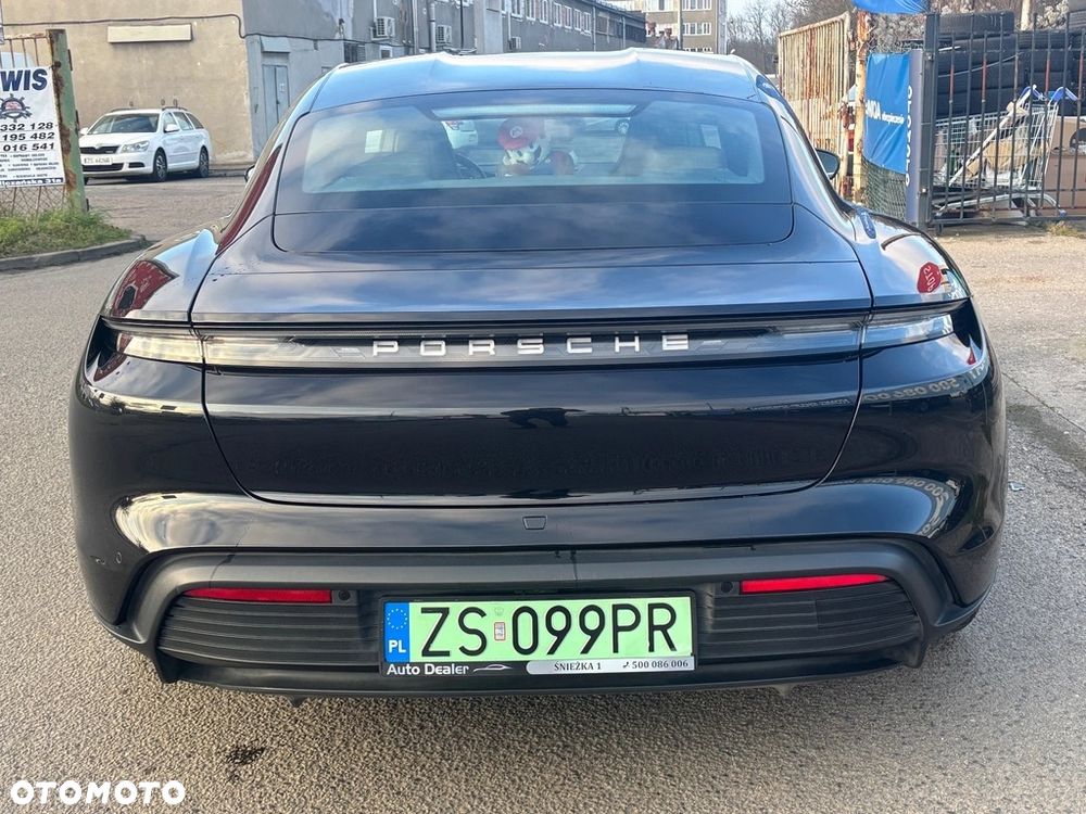 Porsche Taycan - 10
