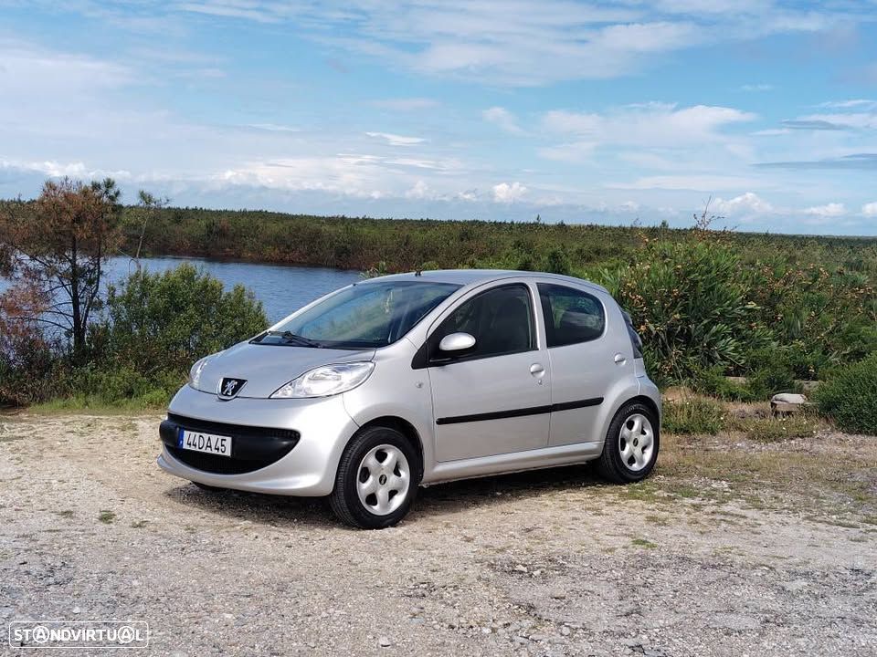Peugeot 107 1.0 Urban - 2
