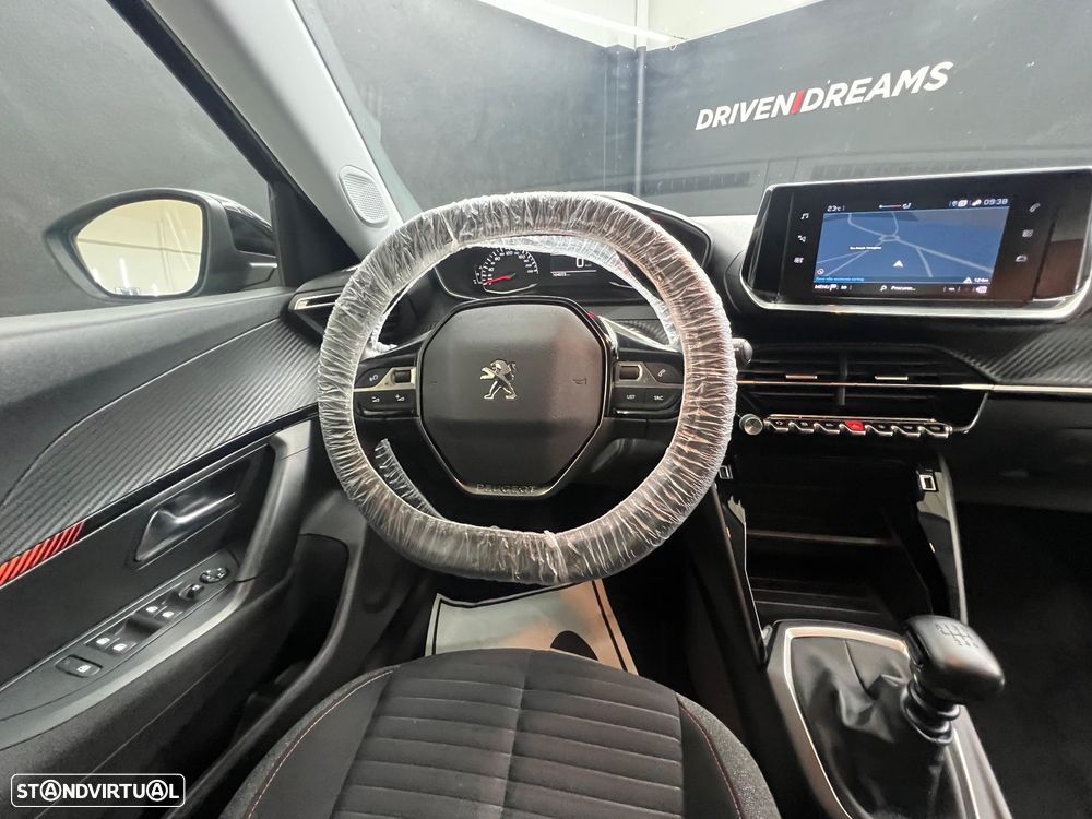 Peugeot 2008 1.2 PureTech Allure Pack EAT8 - 21
