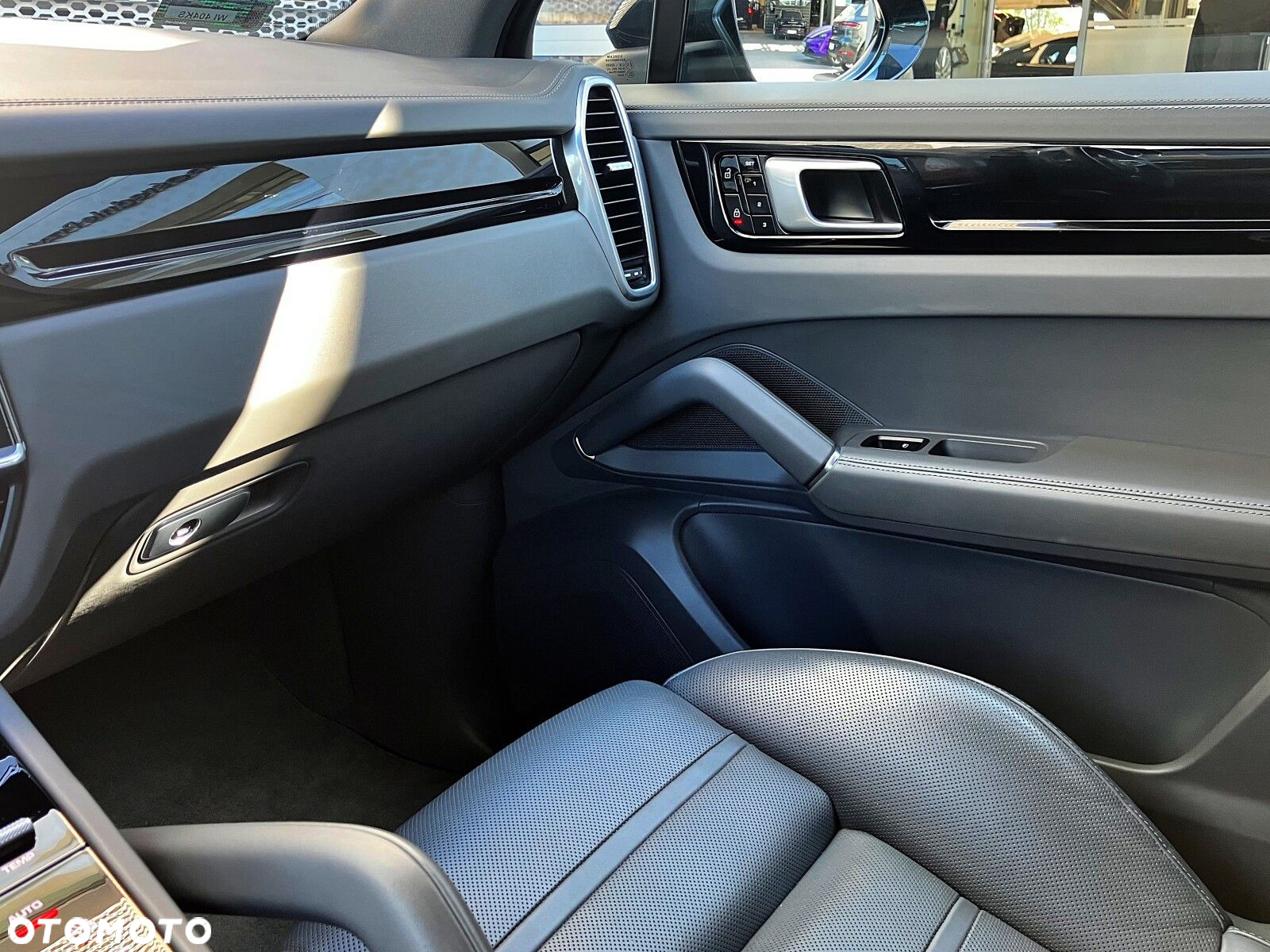 Porsche Cayenne - 34