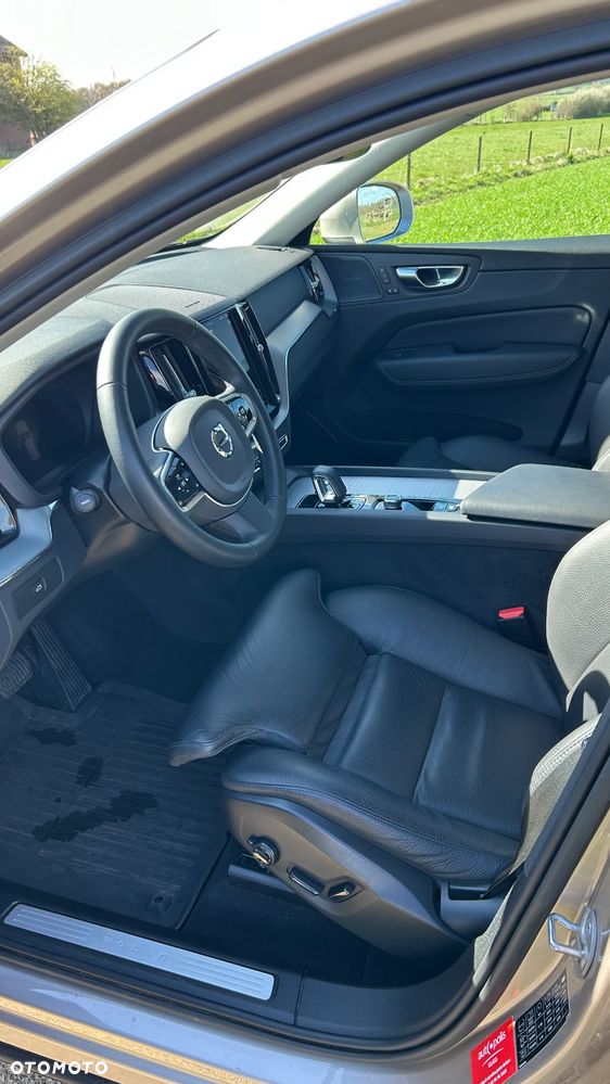 Volvo XC 60 B4 D Plus Bright - 10