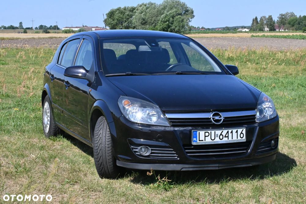 Opel Astra 2004 photo 2