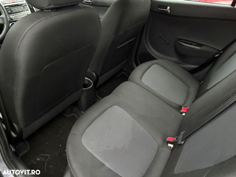 Hyundai i20 1.2 Fifa World Cup Edition - 12