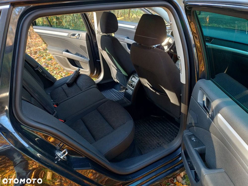 Skoda Superb 2.0 TDI 4x4 DSG FAMILY - 9