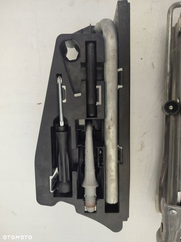 Zestaw lewarek ucho klucz AUDI A6 C6 4F0011031 - 4