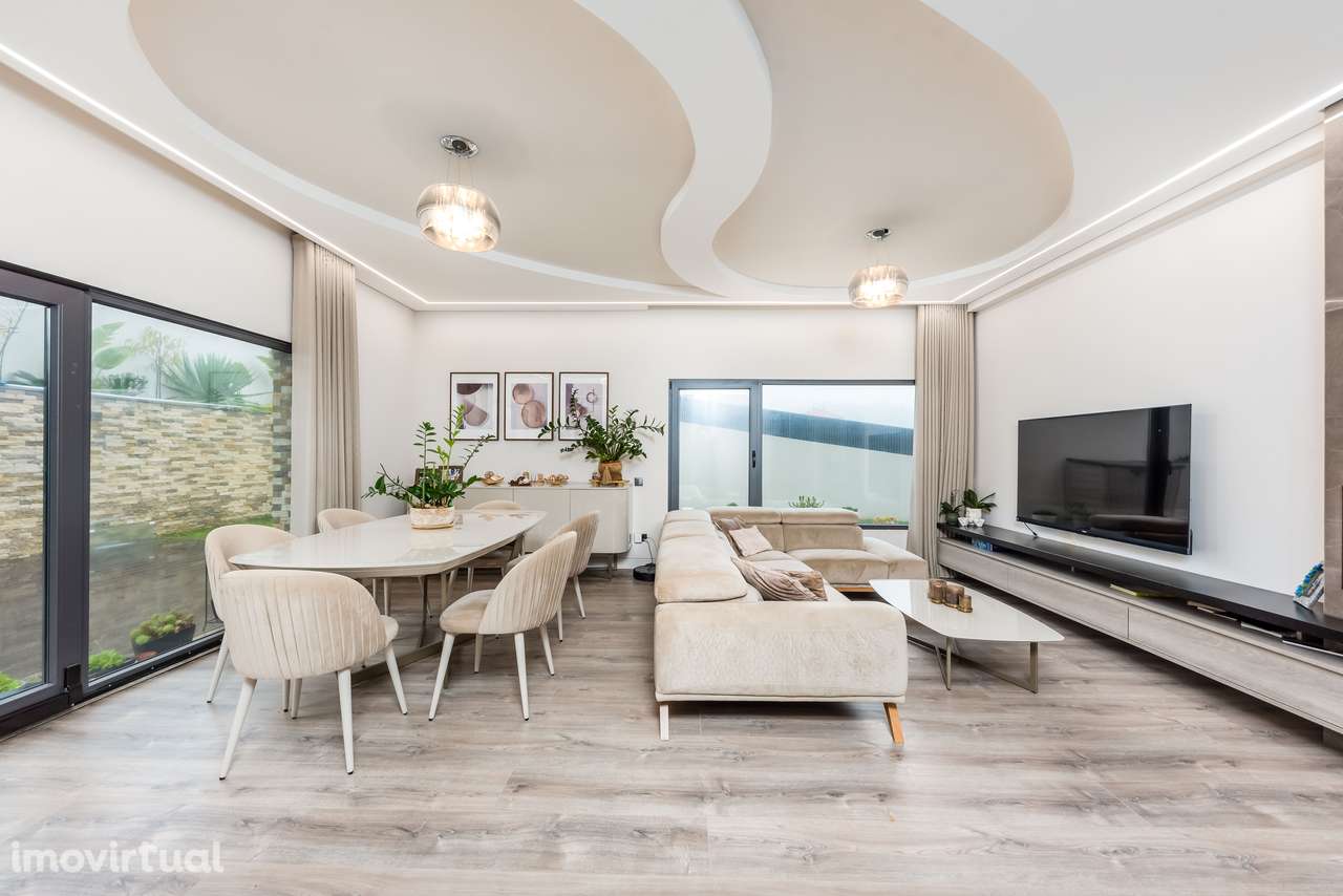 Moradia T4 Ramada | Piscina | Espaço exterior - Grande imagem: 3/52