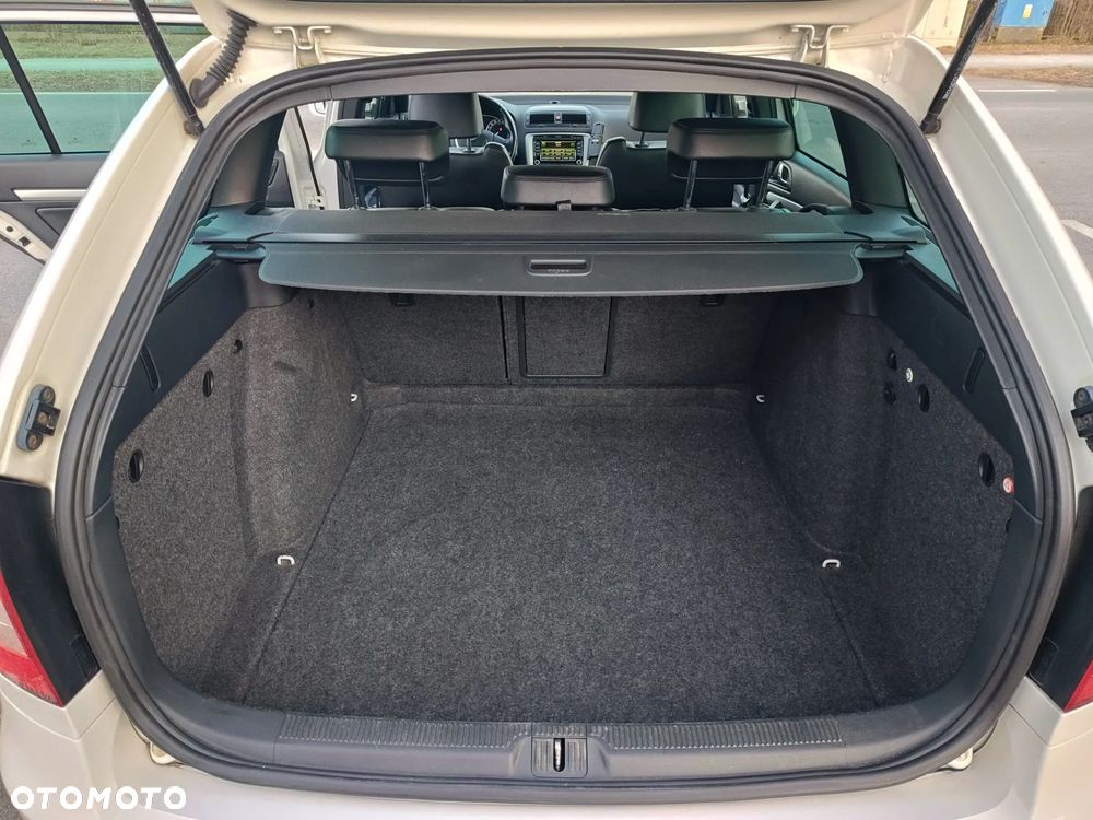 Skoda Octavia 2.0 TDI CR DPF RS - 33