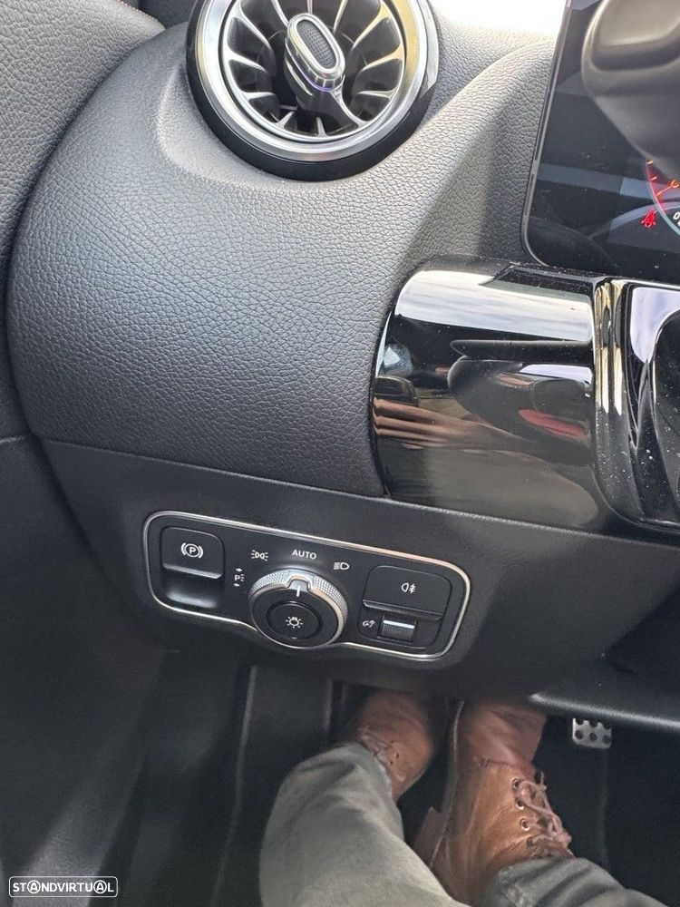 Mercedes-Benz GLA 250 4Matic AMG Line - 36