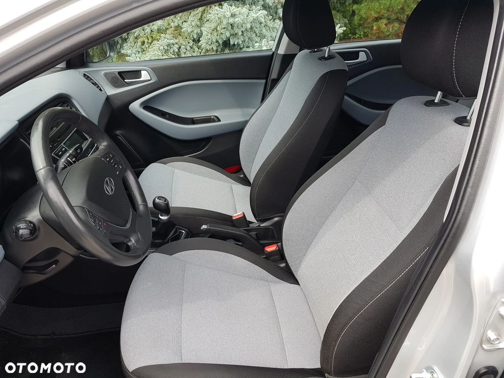 Hyundai i20 1.2 Passion Plus - 20