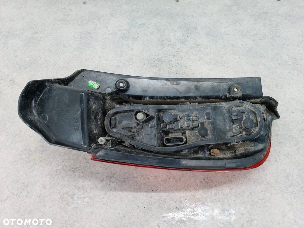 LAMPA TYLNA PRAWA MITSUBISHI COLT VI FL ( 2008-2012 ) HATCHBACK - 6