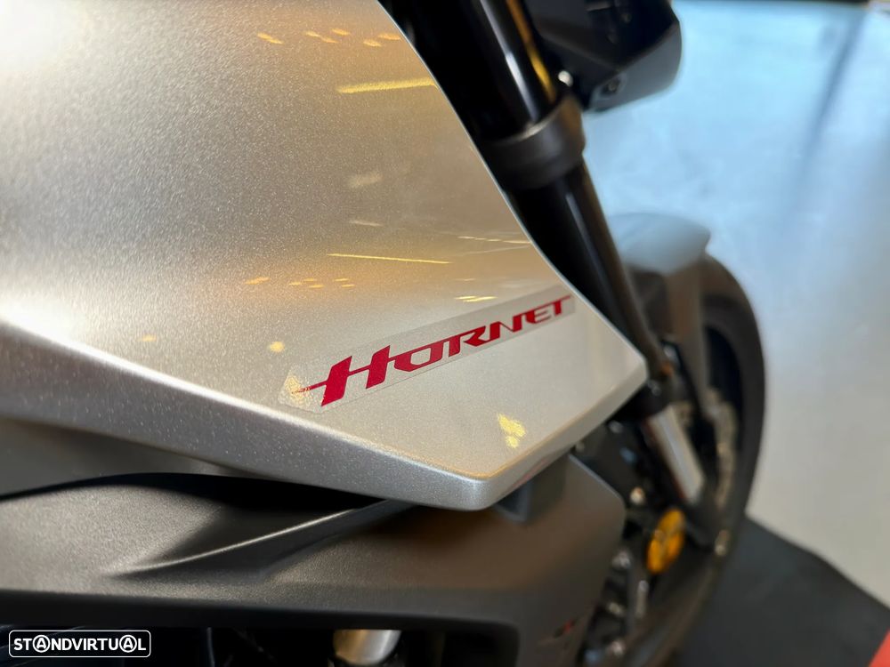Honda Hornet - 12