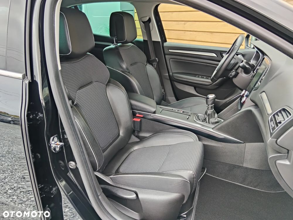 Renault Megane ENERGY dCi 130 BOSE EDITION - 24