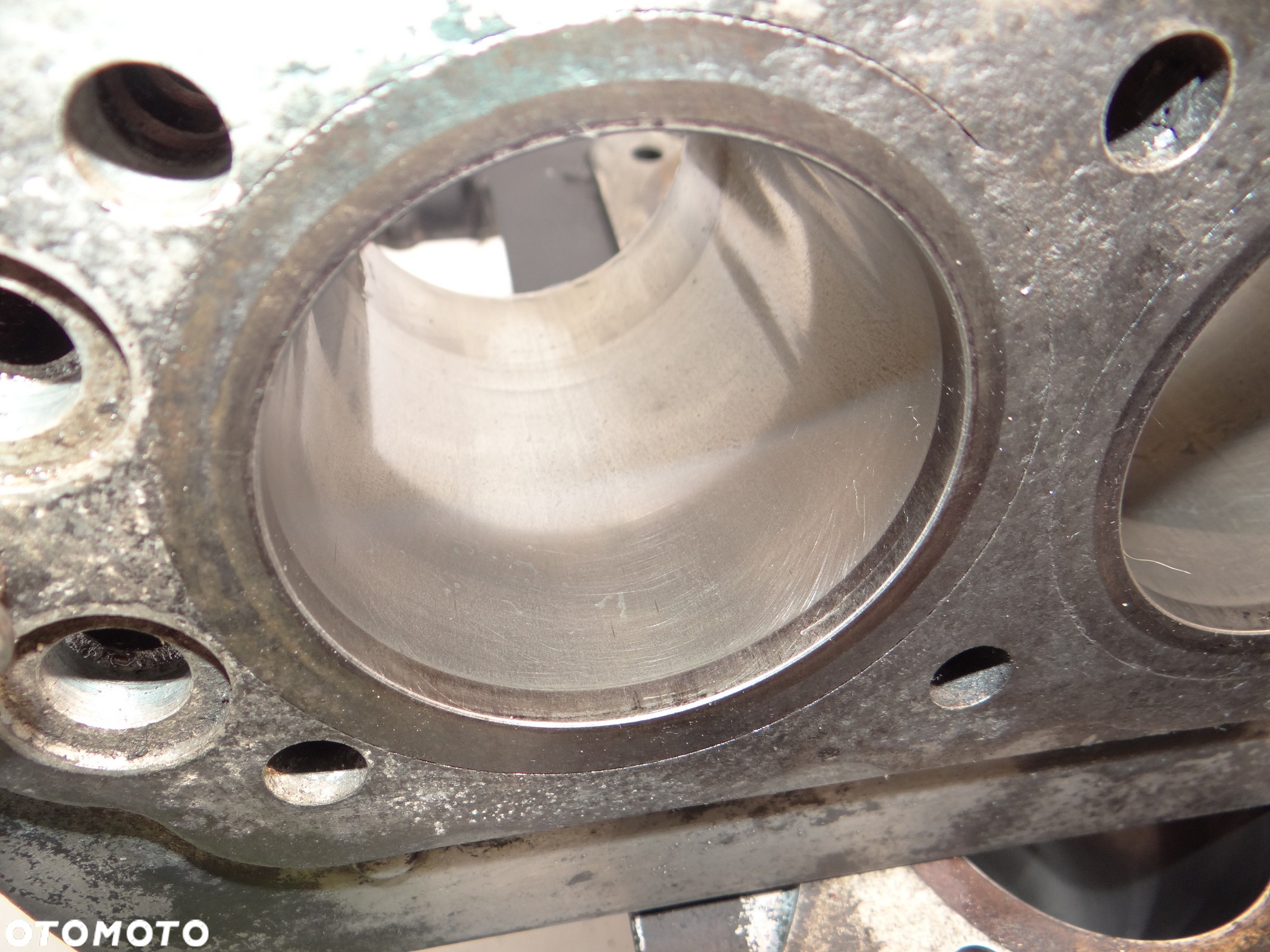 Yamaha XS 750 głowica cylinder tłoki szklanki płytki zaworowe wałek rozrządu pokrywa głowicy Y1238 - 10