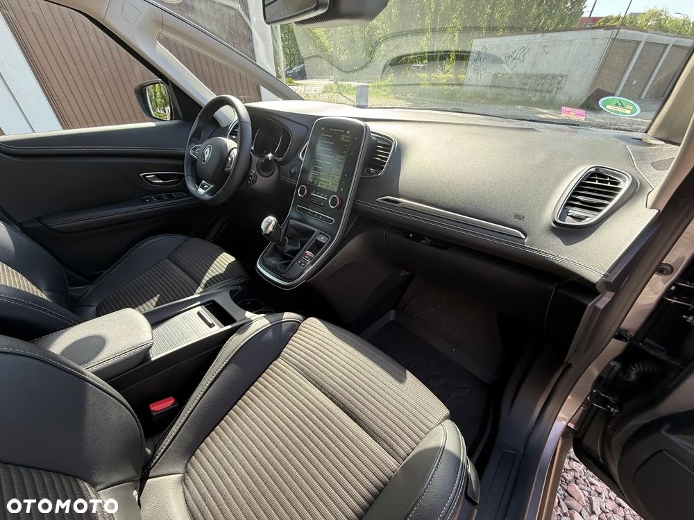 Renault Scenic ENERGY TCe 140 LIMITED - 24