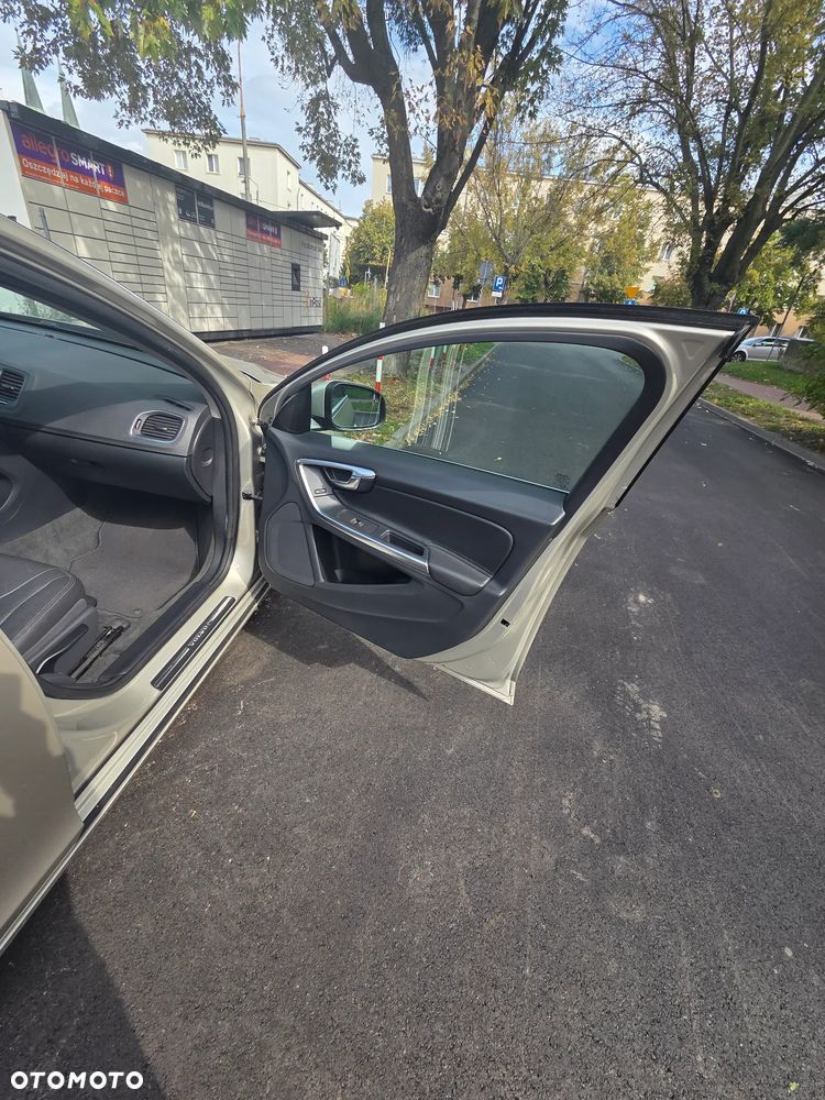 Volvo V60 D2 Drive-E Dynamic Edition (Kinetic) - 20