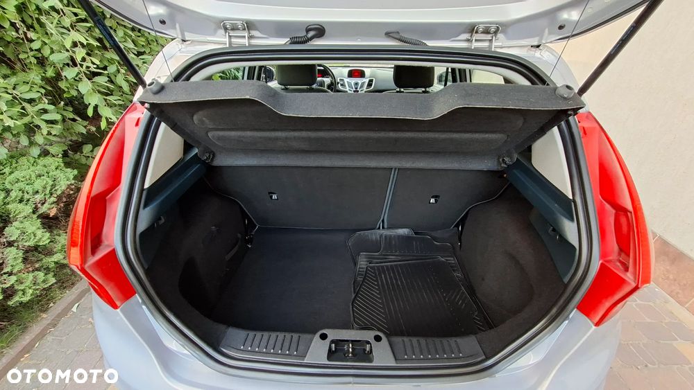Ford Fiesta 1.25 Trend EU5 - 11