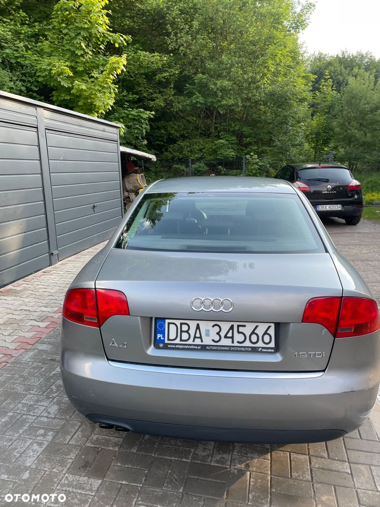Audi A4 Limousine - 5