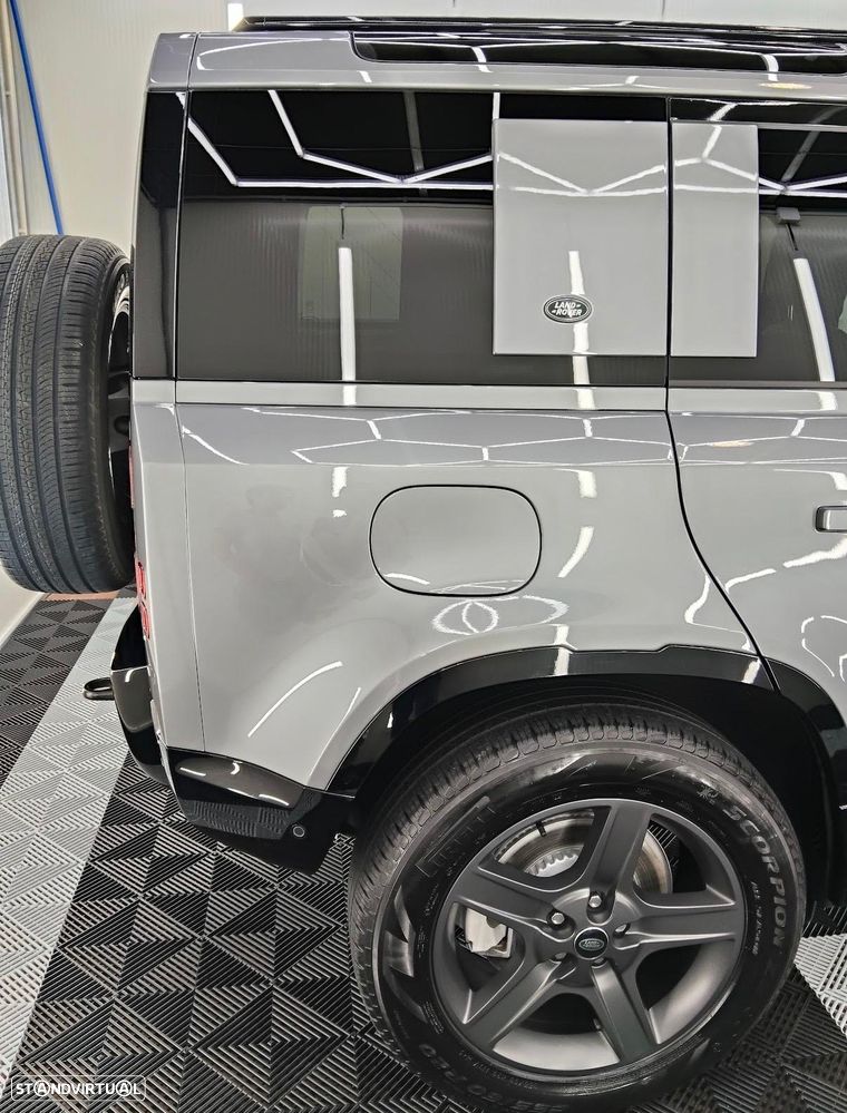 Land Rover Defender 2.0 P400e 110 AWD X-Dynamic HSE - 24