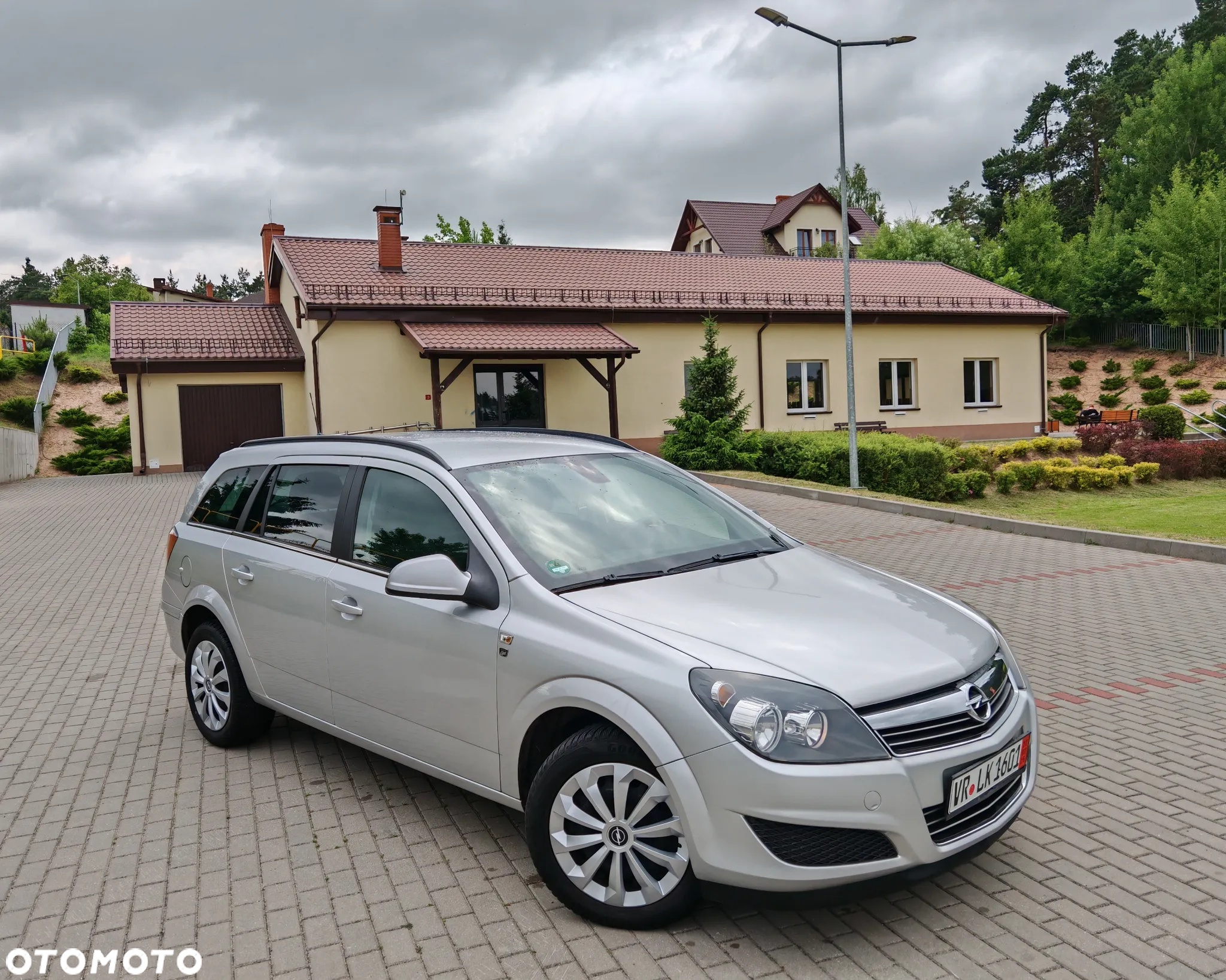 Opel Astra 1.7 CDTI Caravan DPF Edition 111 Jahre - 11