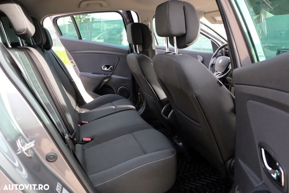 Renault Megane dCi 110 FAP Paris Business - 15