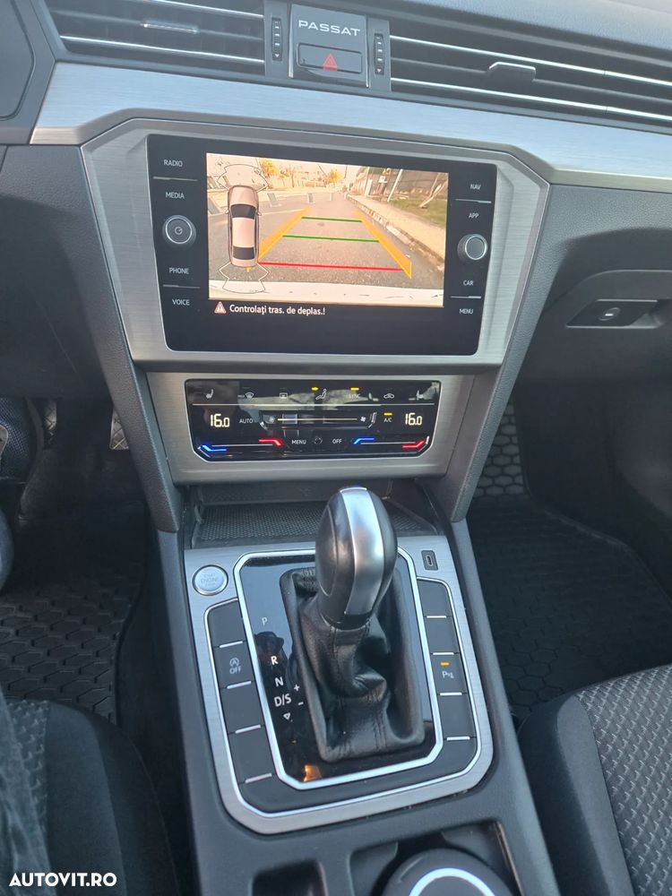 Volkswagen Passat 2.0 TDI DSG Comfortline - 9