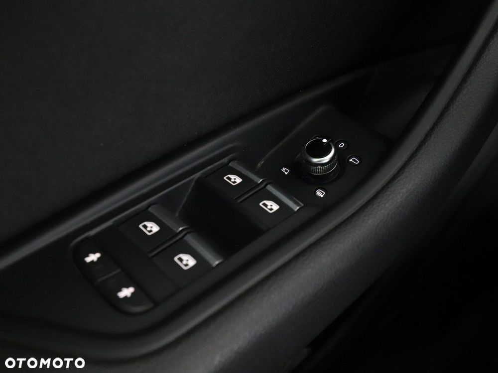 Audi A4 Avant 2.0 TDI S tronic - 36