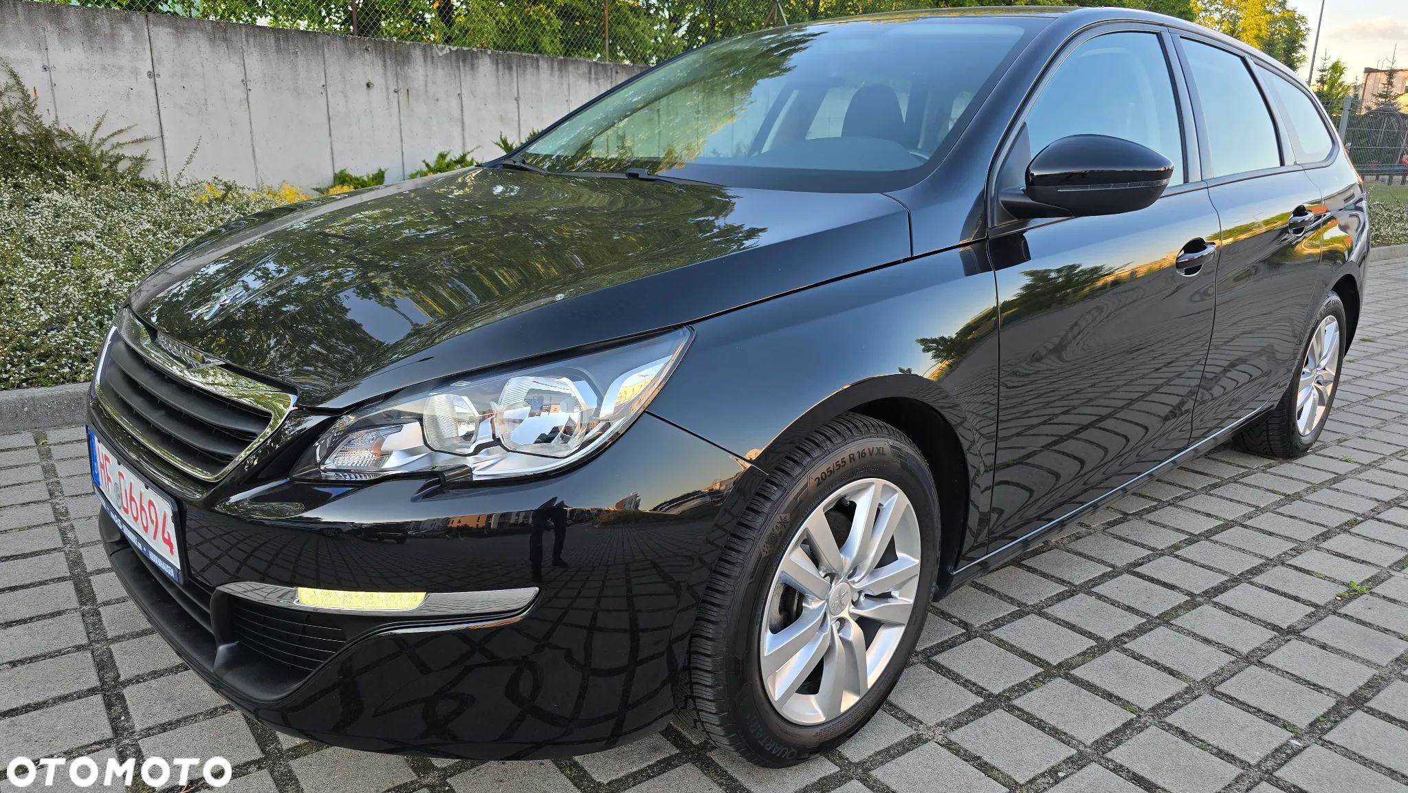 Peugeot 308 - 1