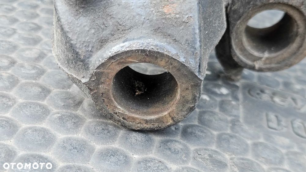 Zwrotnica 8D0407257 AR Piasta Łożysko Przód Przednia Lewa Kopyto Audi A4 B5 A6 C5 VW Passat B5 - 22