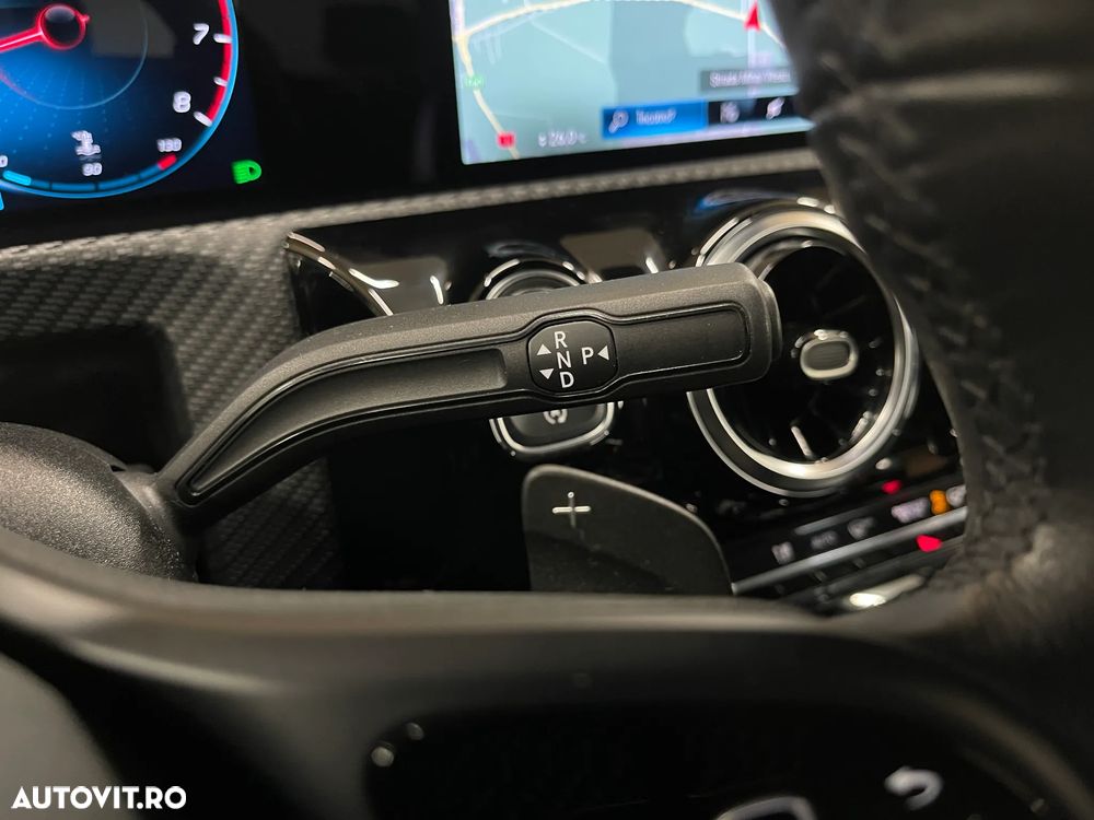 Mercedes-Benz CLA 200 7G-DCT - 25