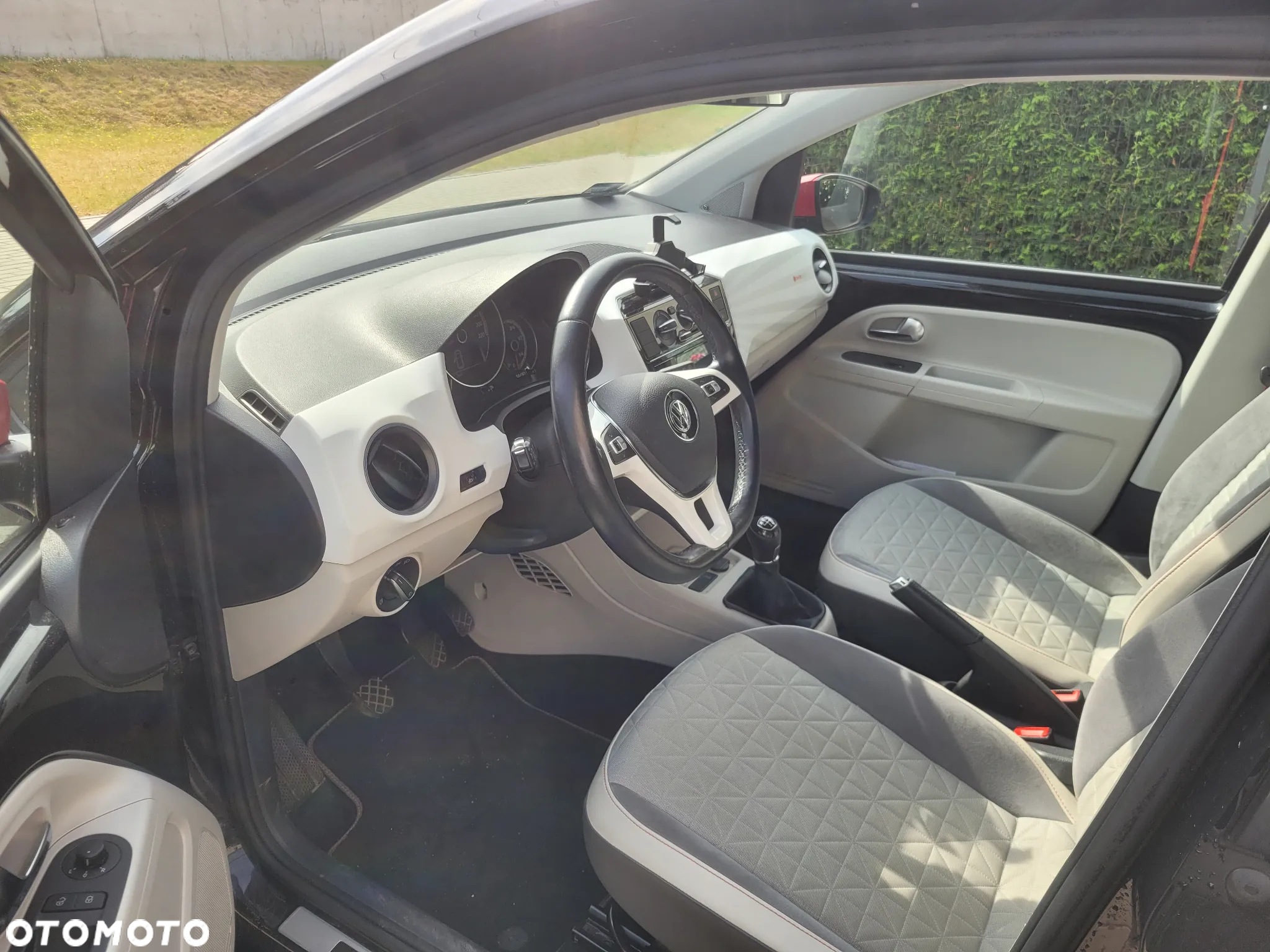 Volkswagen up! 1.0 TSI beats - 9