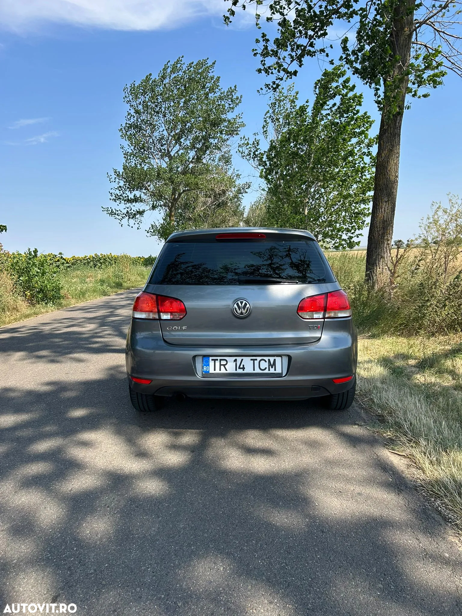Volkswagen Golf 1.6 TDI DPF Comfortline - 5