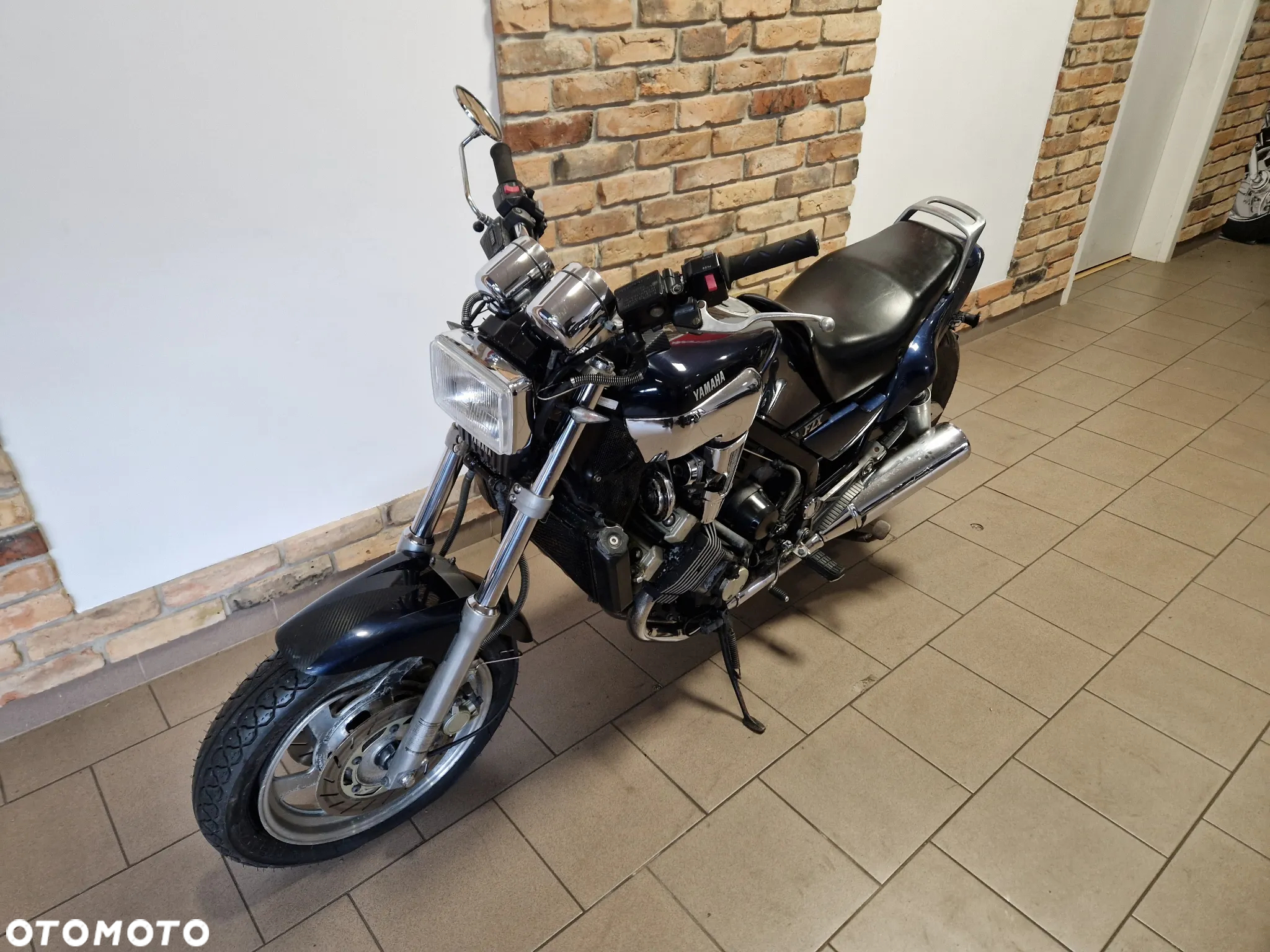 Yamaha FZX - 12